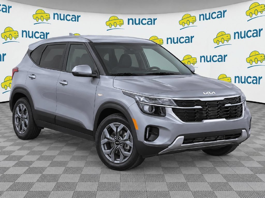 Used 2024 Kia Seltos LX AWD/4WD image 2