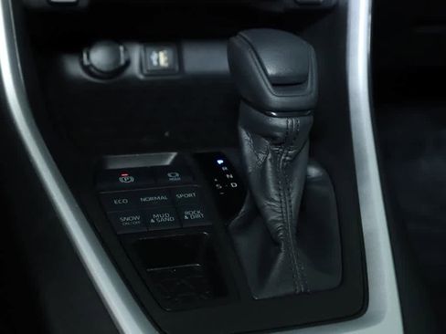 Used 2023 Toyota RAV4 LE image 28