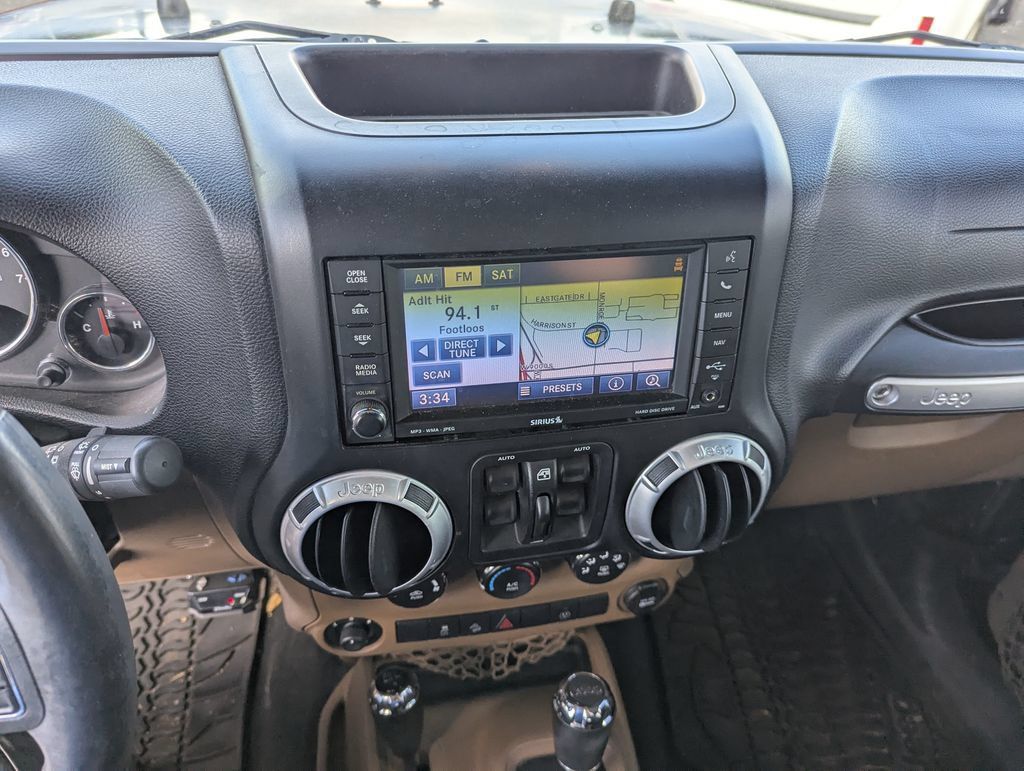 Used 2013 Jeep Wrangler Unlimited Sahara w/ Max Tow Pkg AWD/4WD image 19