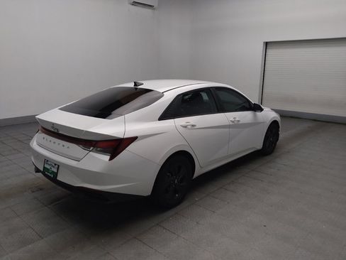 Used 2022 Hyundai Elantra SEL w/ Convenience Package FWD image 10