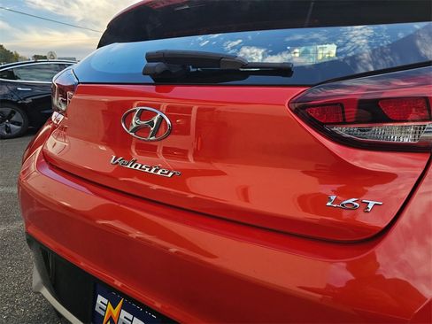 Used 2021 Hyundai Veloster Turbo image 16
