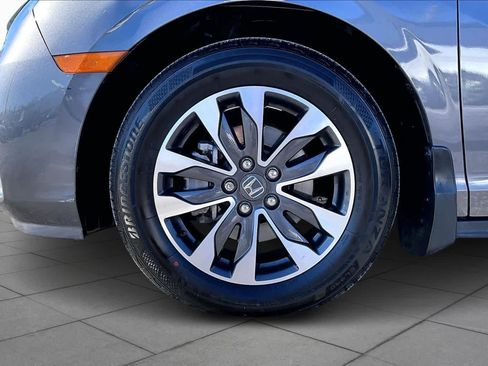 Used 2024 Honda Odyssey EX-L image 11