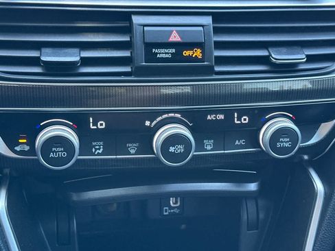 Used 2018 Honda Accord Sport image 21