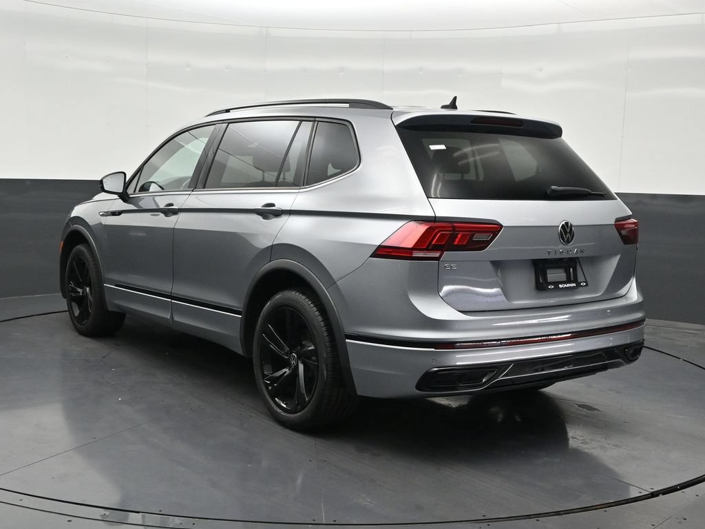Used 2023 Volkswagen Tiguan SE R-Line FWD image 3
