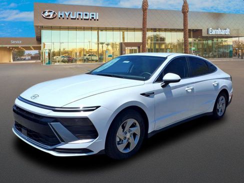 Used 2025 Hyundai Sonata SE image 1