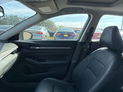 Used 2023 Nissan Altima 2.5 SL FWD image 23
