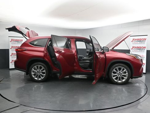 Used 2021 Toyota Highlander Limited AWD/4WD image 48