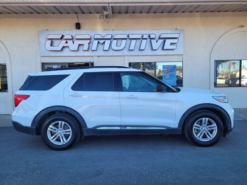 Used 2024 Ford Explorer XLT w/ Equipment Group 202A image 2