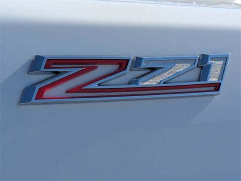 Used 2024 Chevrolet Silverado 2500 Custom w/ Custom Value Package image 13