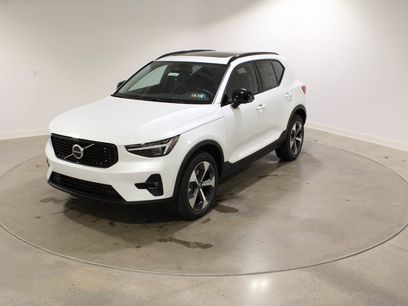 New 2026 Volvo XC40 B5 Plus w/ Climate Package