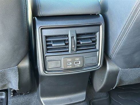 Used 2025 Subaru Forester Limited image 27