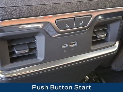 Used 2025 GMC Sierra 2500 Denali Ultimate image 15