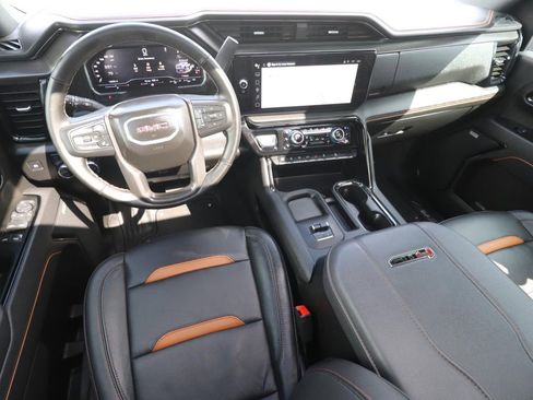 Used 2025 GMC Sierra 2500 AT4 w/ AT4 Premium Plus Package image 10