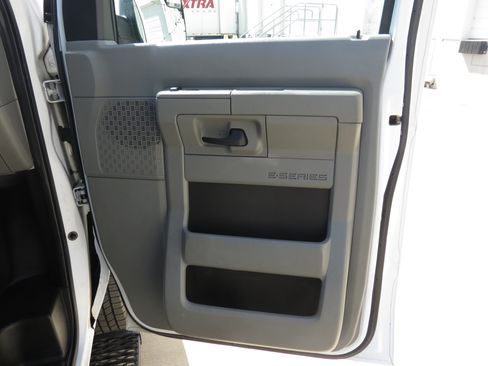 Used 2014 Ford E-150 and Econoline 150 w/ Power Group RWD image 22