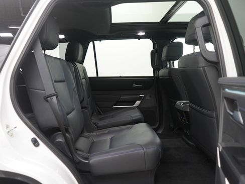 Used 2025 Toyota Sequoia Platinum image 12
