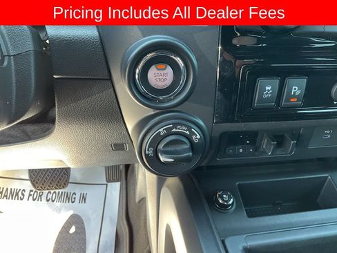 Used 2021 Nissan Titan PRO-4X w/ Pro-4x Convenience Package AWD/4WD image 11