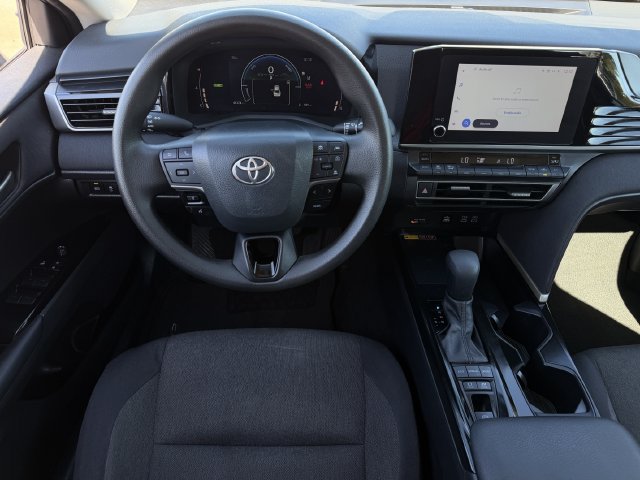 Used 2025 Toyota Camry LE FWD image 11