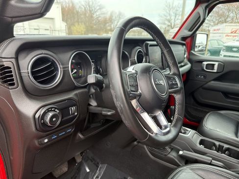 Used 2023 Jeep Wrangler Unlimited Sahara w/ Cold Weather Group AWD/4WD image 21