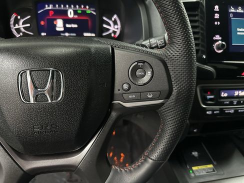 Used 2025 Honda Passport TrailSport image 17
