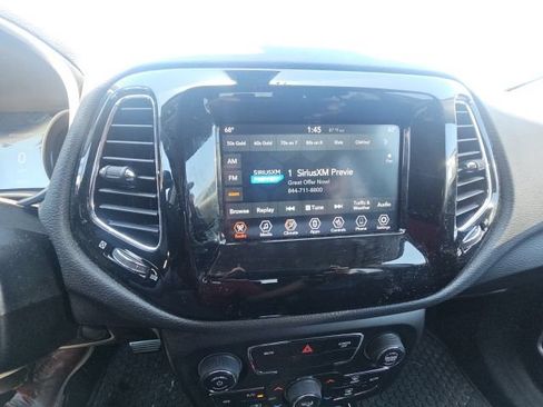 Used 2021 Jeep Compass Latitude AWD/4WD image 18
