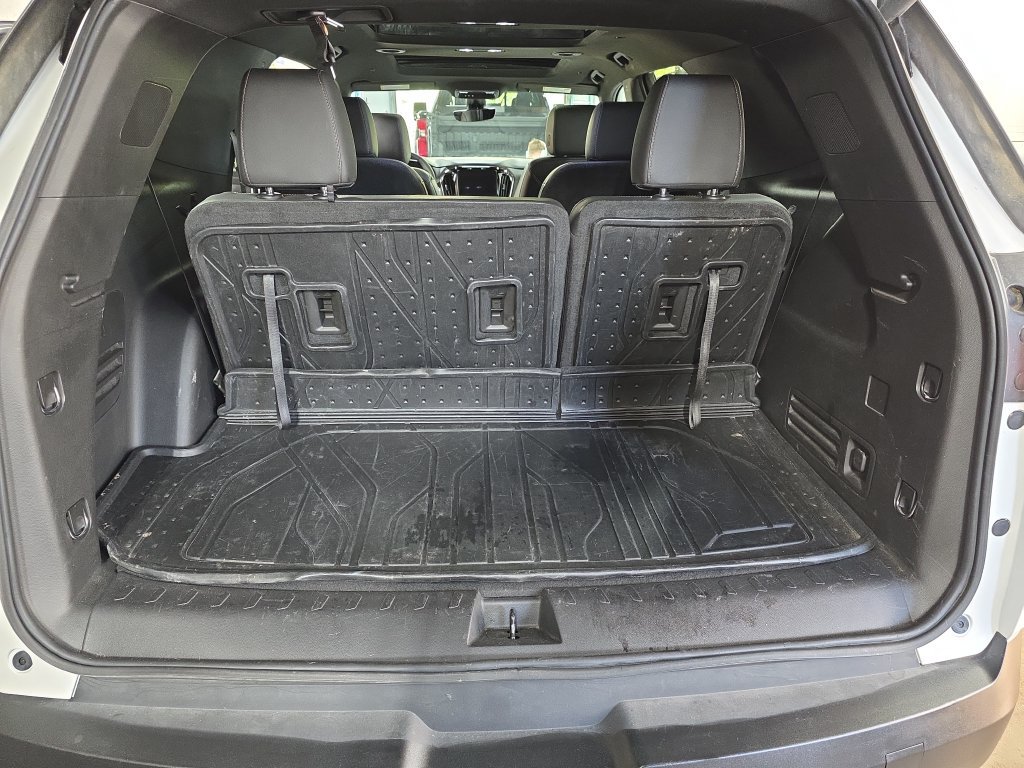 Used 2023 Chevrolet Traverse LT w/ LT Premium Package AWD/4WD image 13