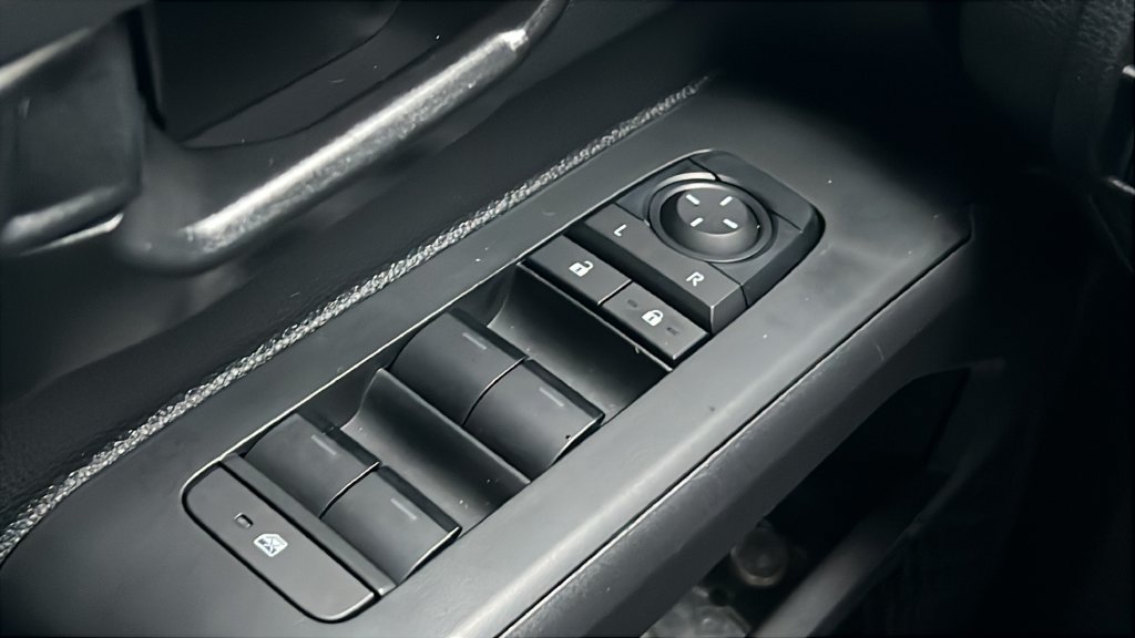Certified 2025 Toyota Tacoma SR AWD/4WD image 18