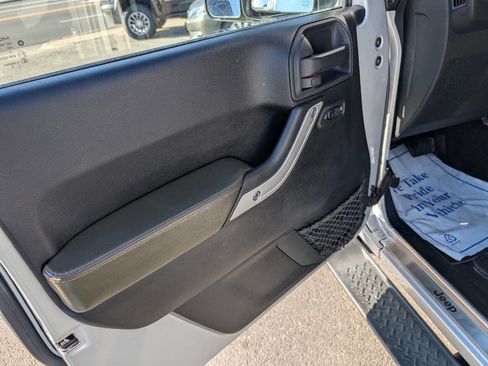 Used 2011 Jeep Wrangler Unlimited 70th Anniversary w/ Dual Top Group image 33