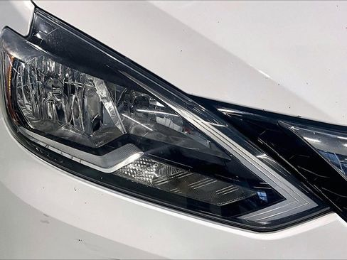 Used 2016 Nissan Sentra SV image 28