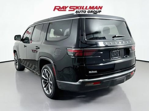 Used 2022 Jeep Wagoneer Series III w/ Premium Group I AWD/4WD image 5