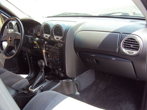 Used 2005 GMC Envoy SLE AWD/4WD image 10