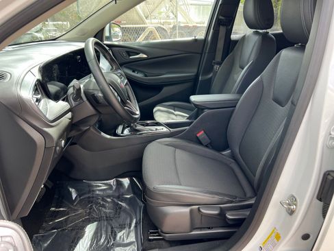 Used 2025 Buick Encore GX Preferred image 23
