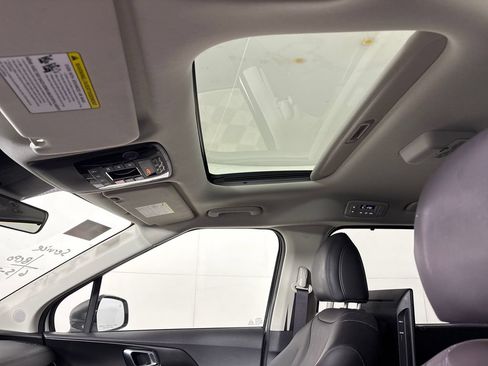 Used 2025 Kia Carnival SX FWD image 35