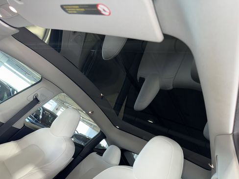 Used 2022 Tesla Model Y Performance image 32