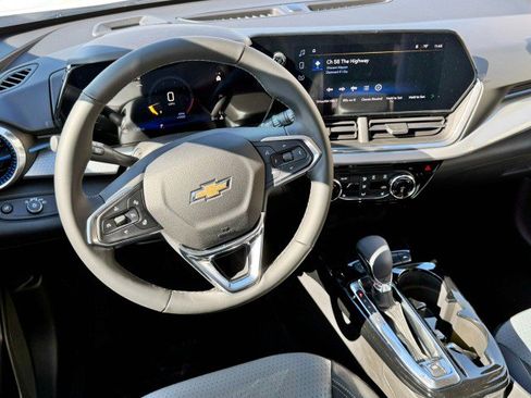 New 2026 Chevrolet Trax LT image 16