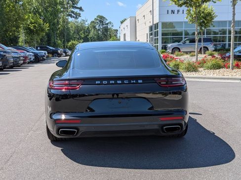 Used 2020 Porsche Panamera RWD image 4