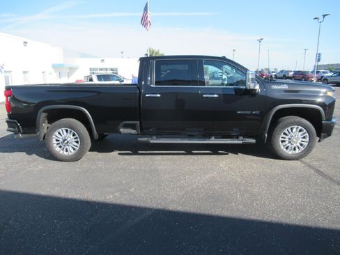 Certified 2023 Chevrolet Silverado 3500 High Country w/ Technology Package image 4