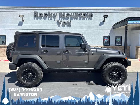 Used 2014 Jeep Wrangler Unlimited Rubicon AWD/4WD image 2