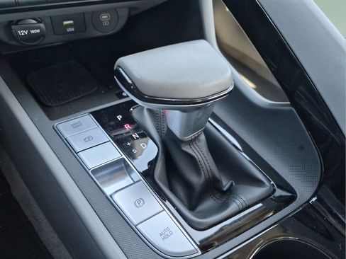 Used 2024 Hyundai Elantra SEL w/ Convenience Package FWD image 15