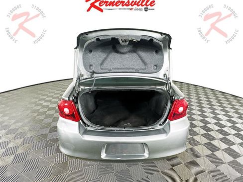 Used 2013 Dodge Avenger SE image 28