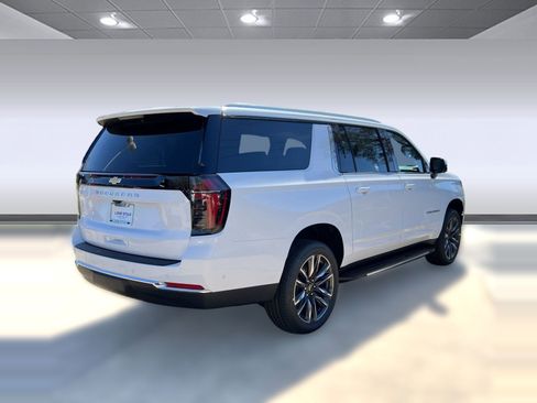 New 2026 Chevrolet Suburban LS image 8