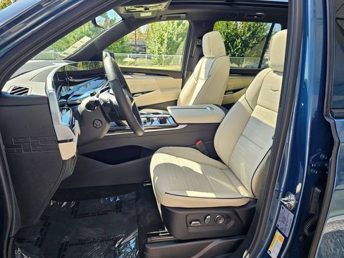New 2026 Cadillac Escalade Sport w/ LPO, ONYX Package AWD/4WD image 23
