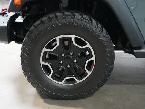 Used 2013 Jeep Wrangler Unlimited Rubicon AWD/4WD image 10