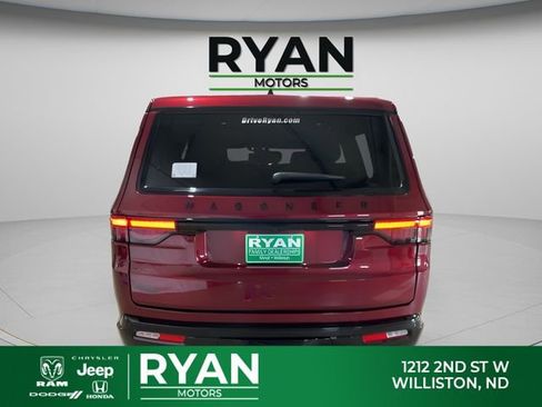 New 2025 Jeep Wagoneer Series II w/ Convenience Group I image 8