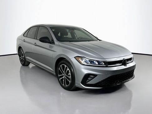 Certified 2025 Volkswagen Jetta Sport image 3