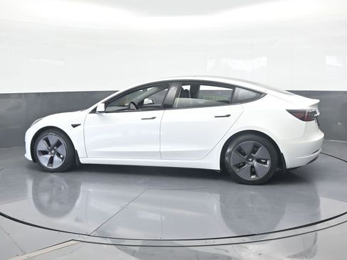 Used 2023 Tesla Model 3 Standard Range image 3