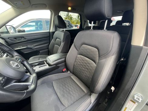 Used 2024 Nissan Pathfinder SV FWD image 38