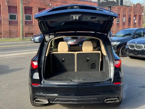 Used 2023 Acura MDX SH-AWD w/ Technology Package image 17