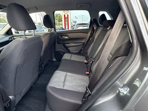 Certified 2025 Nissan Rogue SV image 29