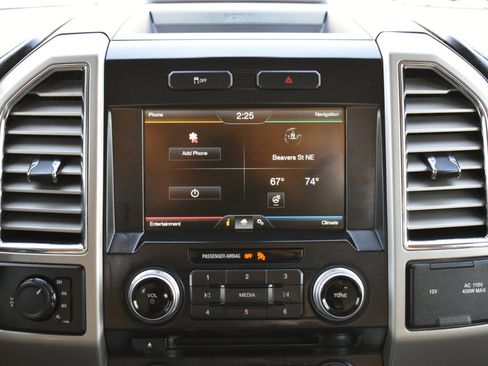 Used 2015 Ford F150 Lariat w/ Equipment Group 502A Luxury image 21