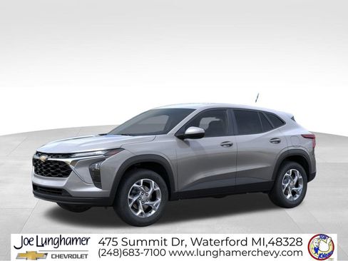 New 2026 Chevrolet Trax LS w/ LS Convenience Package FWD image 2